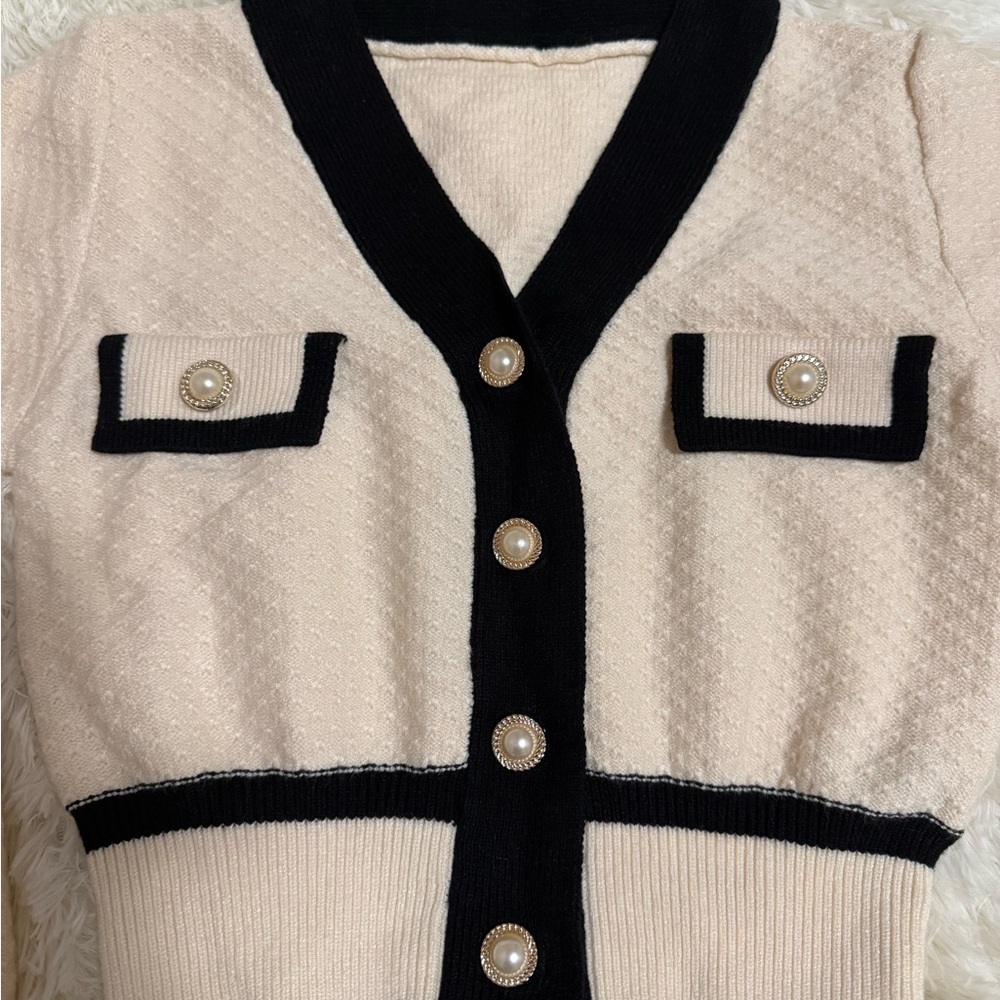 Elegant Black and Cream Women's Cardigan - Picture 5 of 9
